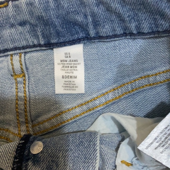 H&M Mom Jeans! So adorable! - Picture 2 of 3